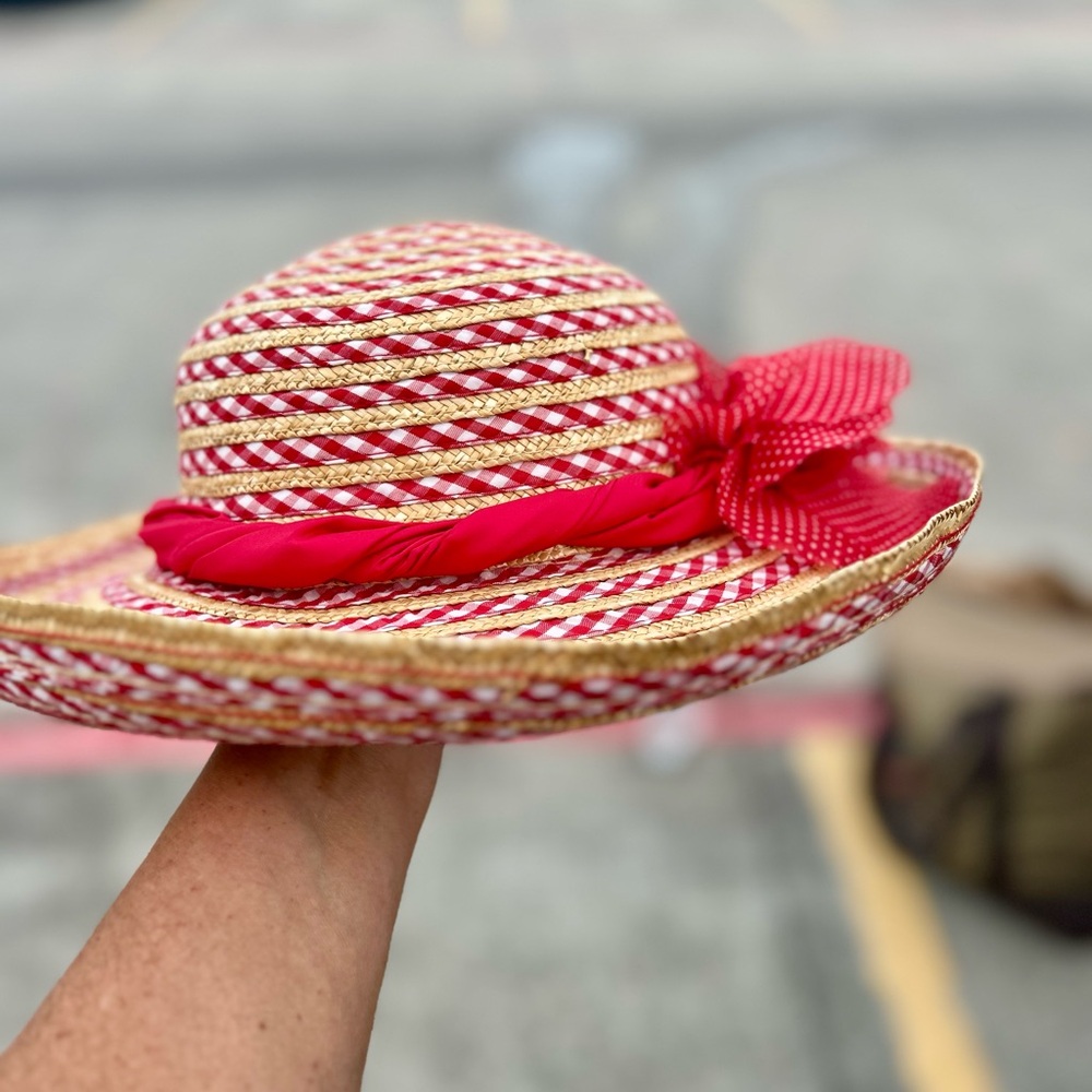 August Red Gingham Vintage Straw Hat - Picture 4 of 7
